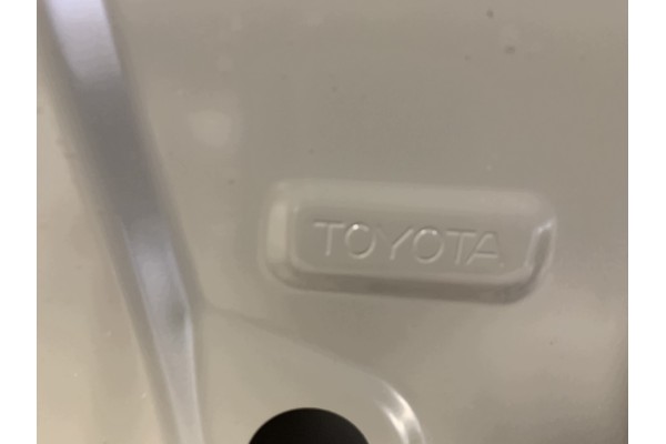 Puerta Delantera Izquierda Nueva Original para Toyota Corolla E21 (201