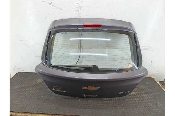 CHEVROLET CRUZE AND GQK TAILGATE
