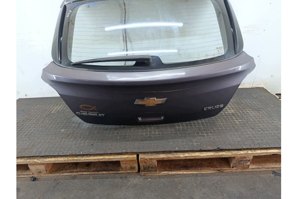 CHEVROLET CRUZE AND GQK TAILGATE Car type passenger cars
