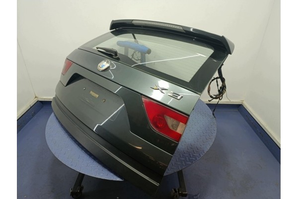 BMW X3 E83 03 TAILGATE A11 HIGHLANDGRUEN Car type passenger cars