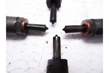 0445110188 INYECTOR FORD FOCUS BERLINA (CAP)