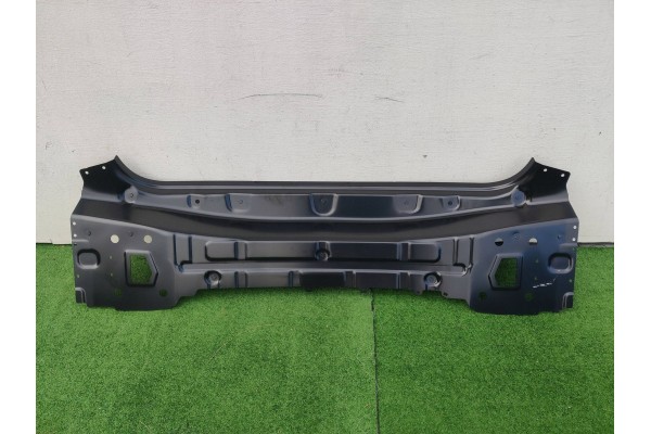 Rear belt Audi Q8 4M8813303B Part manufacturer Audi OE