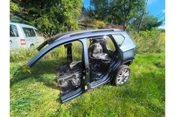 PAS TYLNY WANNA BOTNIK PRAWY LEWY TY TYLNY SEAT ATECA 2016