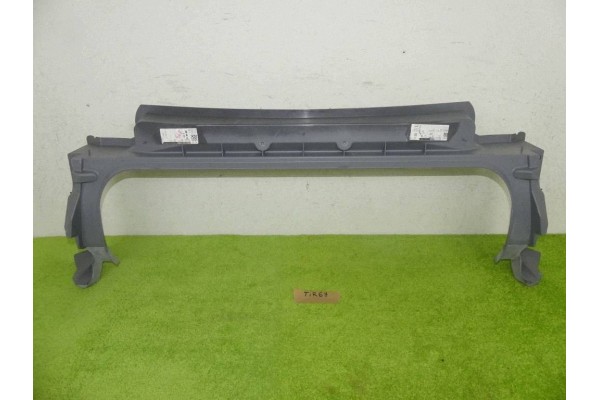 Belt Wall Rear ASTON MARTIN DBX 19r NEW