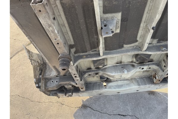 Pasador Trasero de Carrocería Versión L1 Corta Ford Custom Lift 2019-2