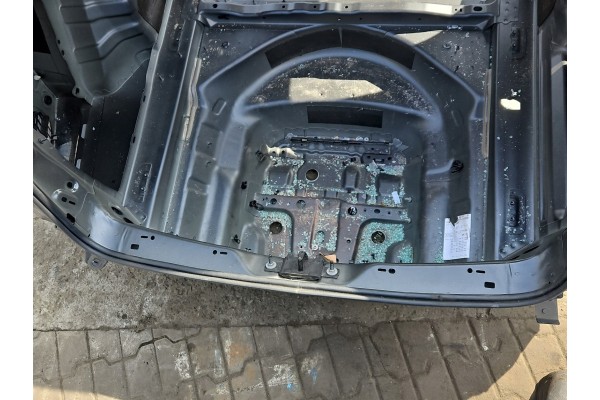 BELT REAR FLOOR TRUNK TUB AUDI A4 B9 STATION WAGON Quality of parts according to GVO O original with manufacturer s logo OE
