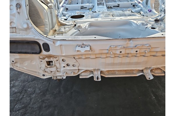 BELT REAR FLOOR TRUNK TUB LEXUS CT 10 22 HB Part manufacturer Lexus OE