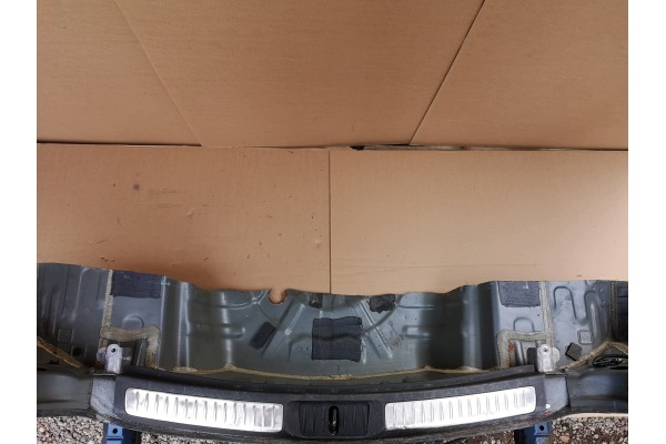 Toyota Avensis T27 Lift T29 15-18 Panel Trasero Completo Combi