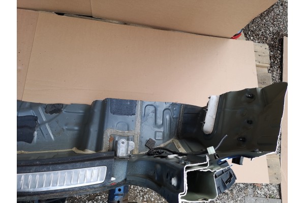 Toyota Avensis T27 Lift T29 15-18 Panel Trasero Completo Combi