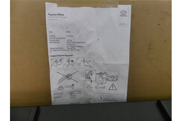 Towing Hook TOYOTA HULUX 8 VIII 15r NEW ORIGINAL Packaging status replacement