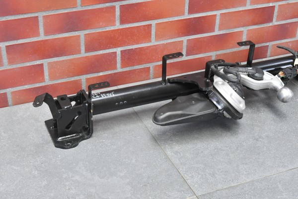 TOWING HOOK ELECTRIC BEAM INSTALLATION BMW 5 G61 M5 G99 5516km Catalog number of the original 5A92851