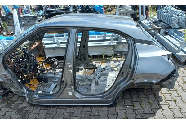 DACH POSZYCIE NISSAN JUKE II F16