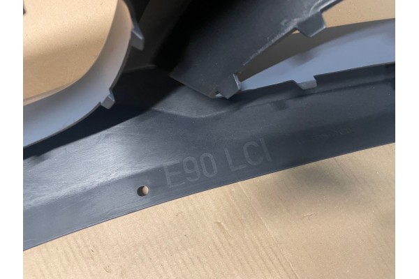 Parachoques delantero con lavaparabrisas y orificios para PDC para BMW