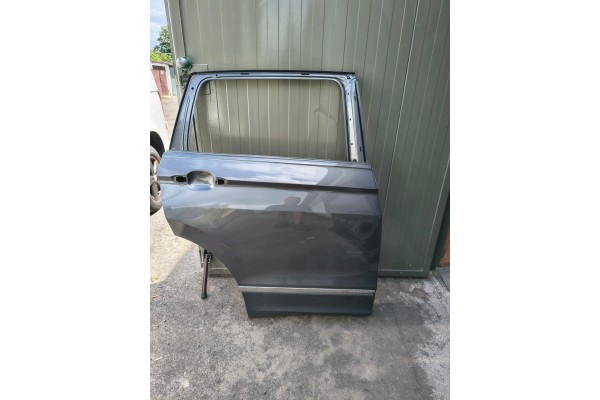 VW TIGUAN II DOOR RIGHT REAR 5NA833312J SUPER CONDITION Part manufacturer Volkswagen OE