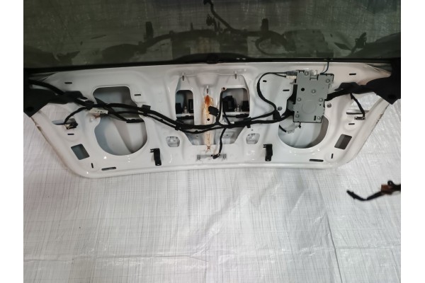 AUDI A3 8P 5D SPORTBACK TAILGATE REAR LY9C Varnish code LY9C