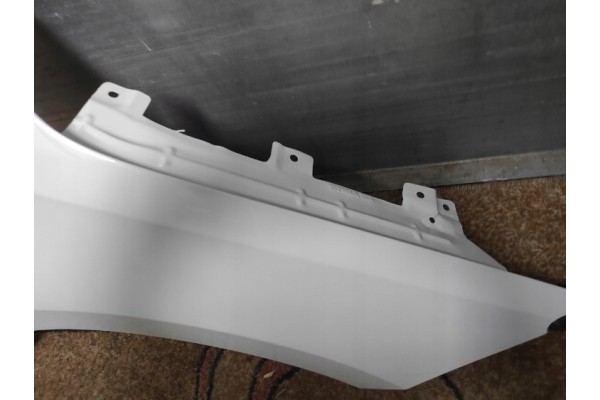 MUDGUARD RIGHT SKODA RAPID 2012 COLOUR WITH FLASHER HOLE LACQUER LS9R Car type passenger cars