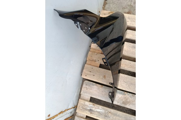 Guardabarros delantero derecho RENAULT MEGANE III 3 X95 10.08-9.16 pin