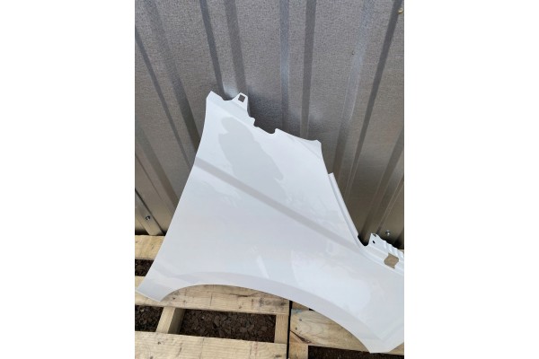 MUDGUARD RIGHT FRONT FIAT 500e 500 II 2 20R LACQUER 268A Catalog number of the part BOTNIK PRAWY PRZOD PRZEDNI FIAT 500e 500 II 