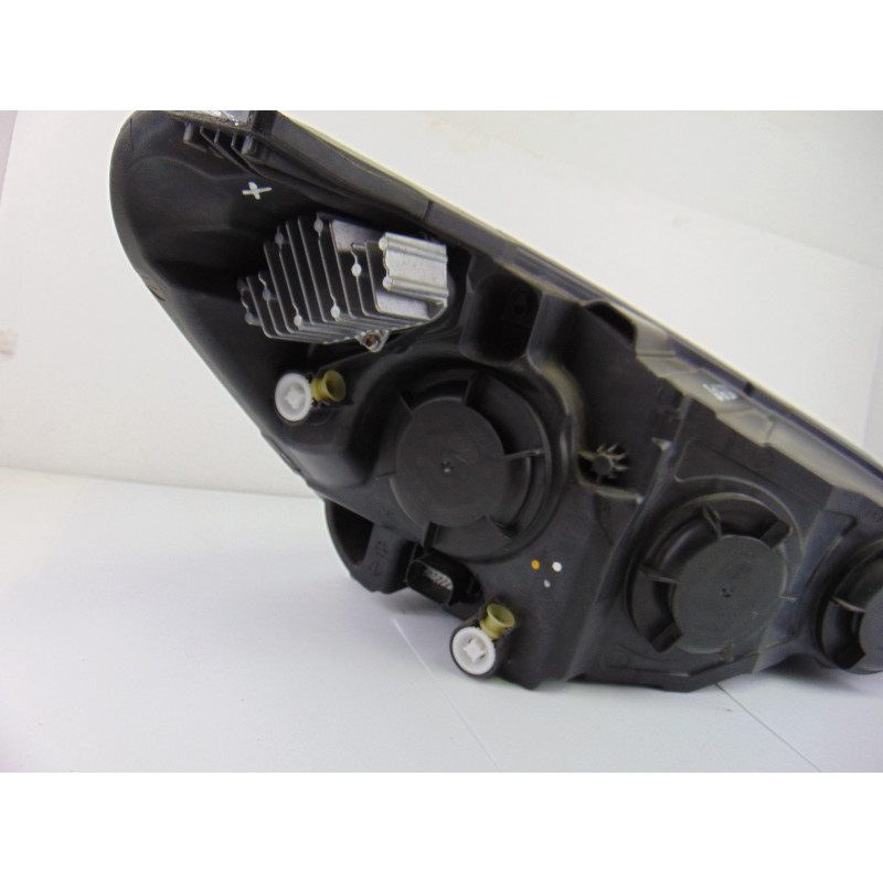 FARO IZQUIERDO FORD FOCUS BERLINA (CEW)