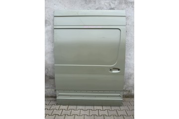 MERCEDES SPRINTER W910 SLIDING DOOR RIGHT SIDE NEW OE 9702