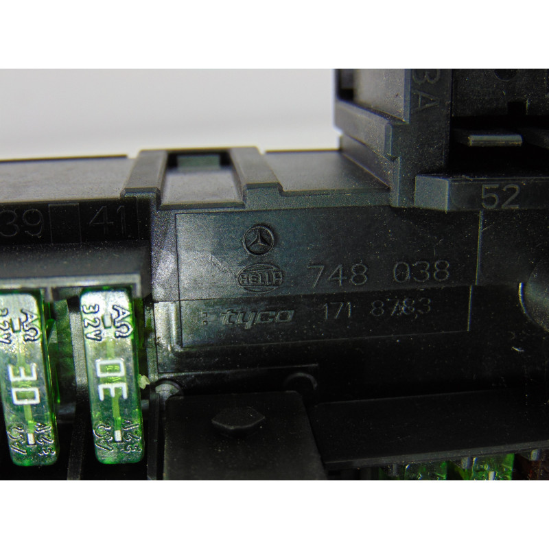 748038 CAJA RELES / FUSIBLES MERCEDES-BENZ CLASE C (BM 204) BERLINA