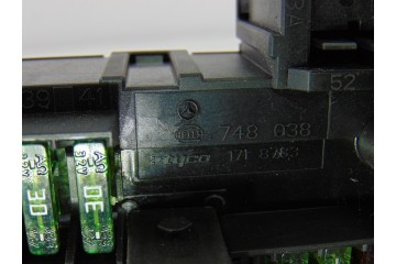 748038 CAJA RELES / FUSIBLES MERCEDES-BENZ CLASE C (BM 204) BERLINA