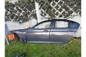 BMW 5 G30 LCI 2023 Drzwi lewe przod ty komplet kolor X08 ceramika Catalog number of the part 000000