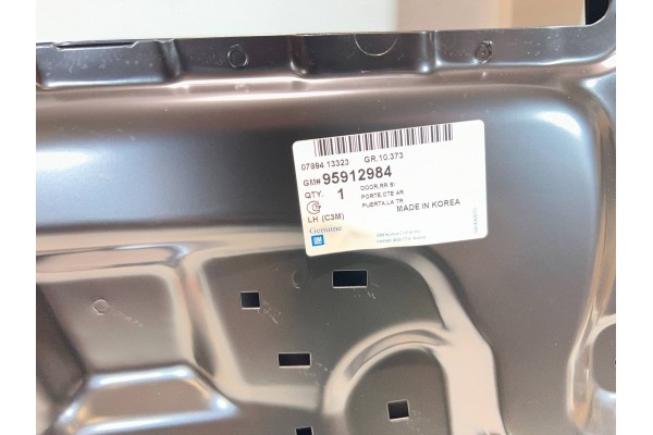 Puerta trasera izquierda para Chevrolet Spark M300 2009- 95912984