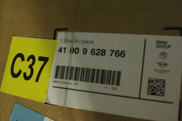 NEW ORIGINAL DOOR RIGHT FRONT BMW U11 X1 Catalog number of the part 5A38652 41515A38652 C37