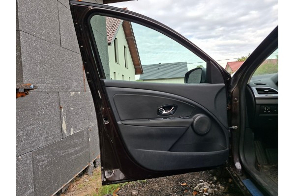 DOOR LEFT FRONT COMPLETE RENAULT MEGANE III LIFT TED17 13 16 Catalog number of the part DRZWI LEWE PRZEDNIE PRZOD KOMPLETNE RENA