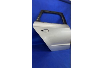 AUDI A3 8V FL 1 4E TRON 204KM SPORTBACK 17R DOOR REAR RIGHT 8V4833052 Catalog number of the part 8V4833052 26 09 LIT CARS