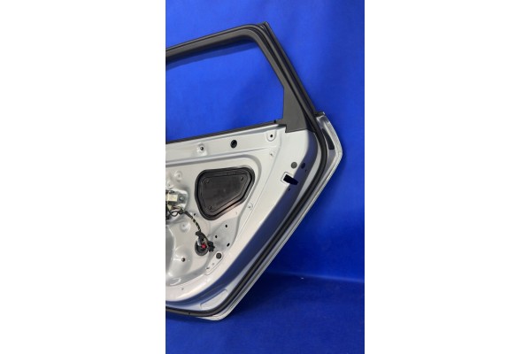 AUDI A3 8V FL 1 4E TRON 204KM SPORTBACK 17R DOOR REAR RIGHT 8V4833052 Varnish code LZ7G