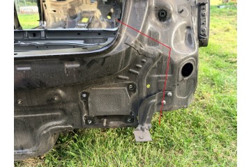 AUDI A4 B9 LIFT 8W SEDAN TRUNK TUB REAR SEAT BELT LY9B 2016 2020 Catalog number of the part AUDI AUDI A4 B9 LIFT 8W SEDAN WANNA 