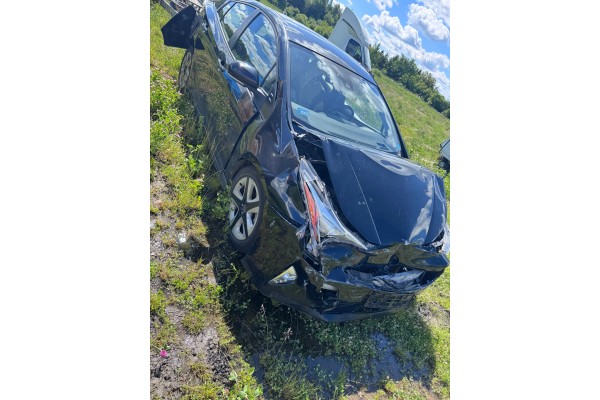 Toyota Prius IV 1 8 xw50 roof roofing cut after posts 218