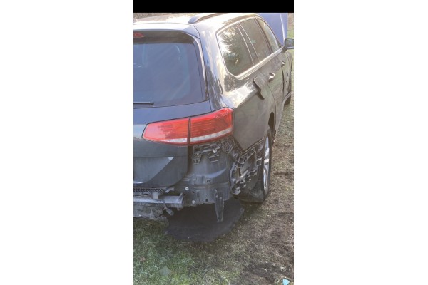 CWIARTKA BOTNIK PRAWY TY LX7R PASSAT B8 KOMBI