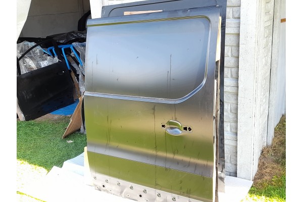 SLIDING SIDE DOOR RIGHT RENAULT HIT III 3 TALENTO VIVARO B ORG NEW Catalog number of the part 821528337R TRAFIC III 3 TALENTO VI