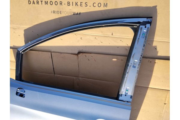 CHRYSLER PACIFICA 17 PSC DOOR LEFT FRONT REAR SILVER FRONT Part manufacturer Chrysler OE