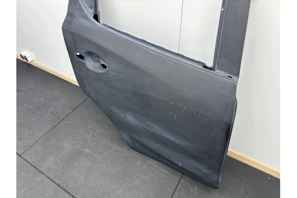 Puerta Trasera Derecha para Pasajero MAZDA 2 2014-Presente - Pieza Ori