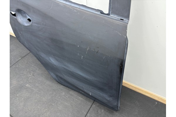 Puerta Trasera Derecha para Pasajero MAZDA 2 2014-Presente - Pieza Ori