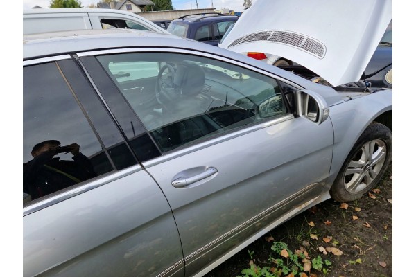 DOOR FRONT RIGHT MERCEDES R CLASS W221 BARE SILVER C775 Part manufacturer Mercedes Benz OE