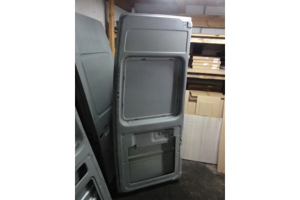 Puertas traseras completas para Mercedes Sprinter y Volkswagen LT 1995