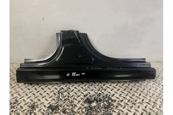 NEW ORIGINAL RIGHT CENTER THRESHOLD POST KIA CEED 3 III 18 25 RIGHT Catalog number of the part NOWY ORYGINALNY PRAWY SUPEK PROG 
