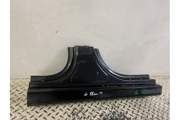 NEW ORIGINAL RIGHT CENTER THRESHOLD POST KIA CEED 3 III 18 25 RIGHT Part manufacturer Kia OE