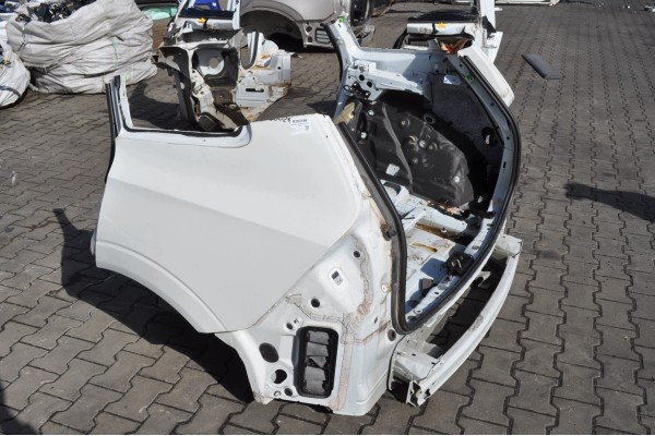 REAR BELT BATHTUB VOLVO XC60 II T6 and T8 Recharge Plug in Hybrid Part manufacturer Volvo OE