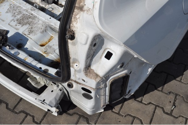 REAR BELT BATHTUB VOLVO XC60 II T6 and T8 Recharge Plug in Hybrid Quality of parts according to GVO O original with manufacturer