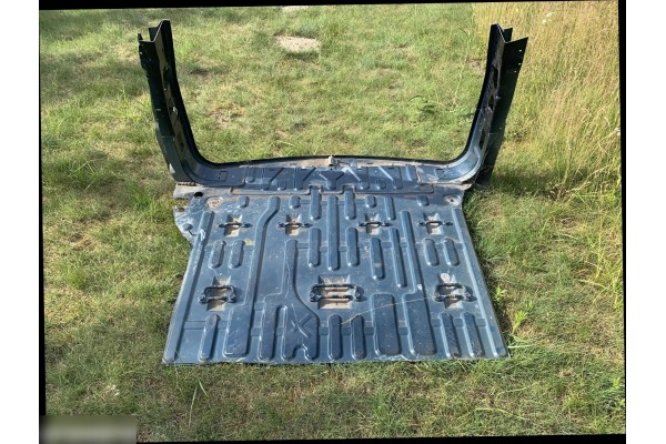 CADILLAC ESCALADE III 6 2 V8 2006 2014 BELT REAR FLOOR Car type passenger cars