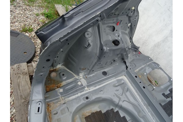 Parachoques Trasero MAZDA 3 III HB BM Código de Pintura 42A 2013-2018