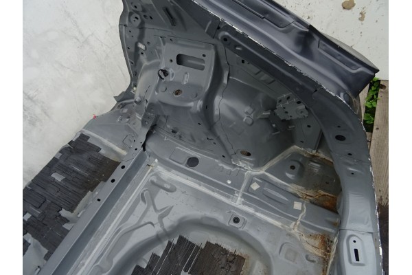 Parachoques Trasero MAZDA 3 III HB BM Código de Pintura 42A 2013-2018
