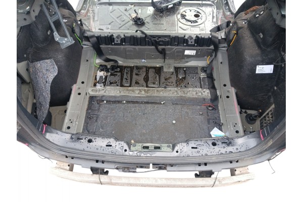 REAR BELT BATH BMW X1 F48 2015 2019 PAINT CODE SCHWARZ II 668 Packaging status replacement