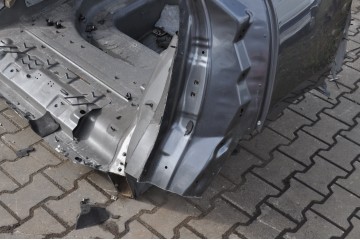 REAR BELT BATHTUB QUARTER MUDGUARD LEFT RIGHT F PACE X761 2 0D 18r 1AB Catalog number of the part 443957